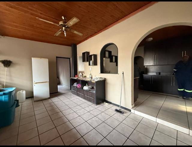 3 BEDROOM HOUSE FOR SALE IN VANDERBIJLPARK CW 5